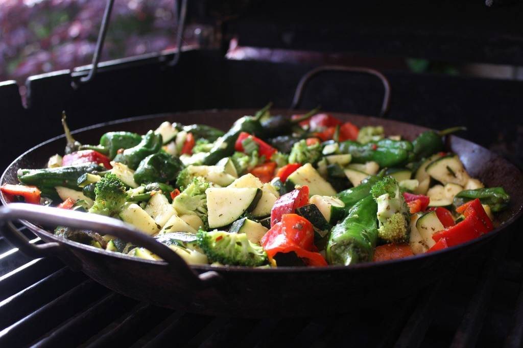 Cuisson basse température vs cuisson traditionnelle : le match